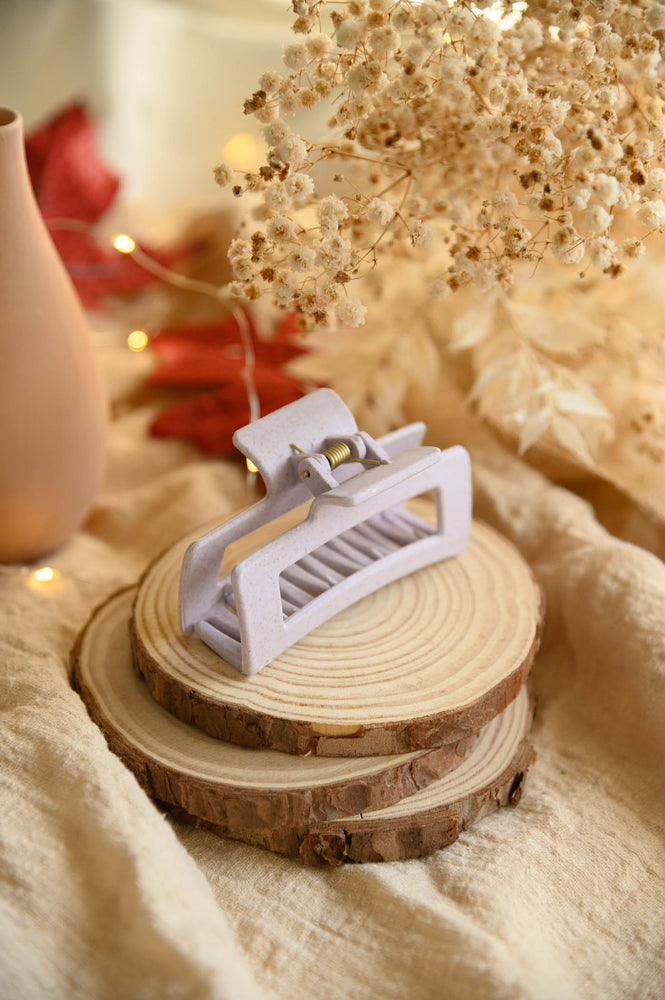Boxy Claw Hair Clip in lilac