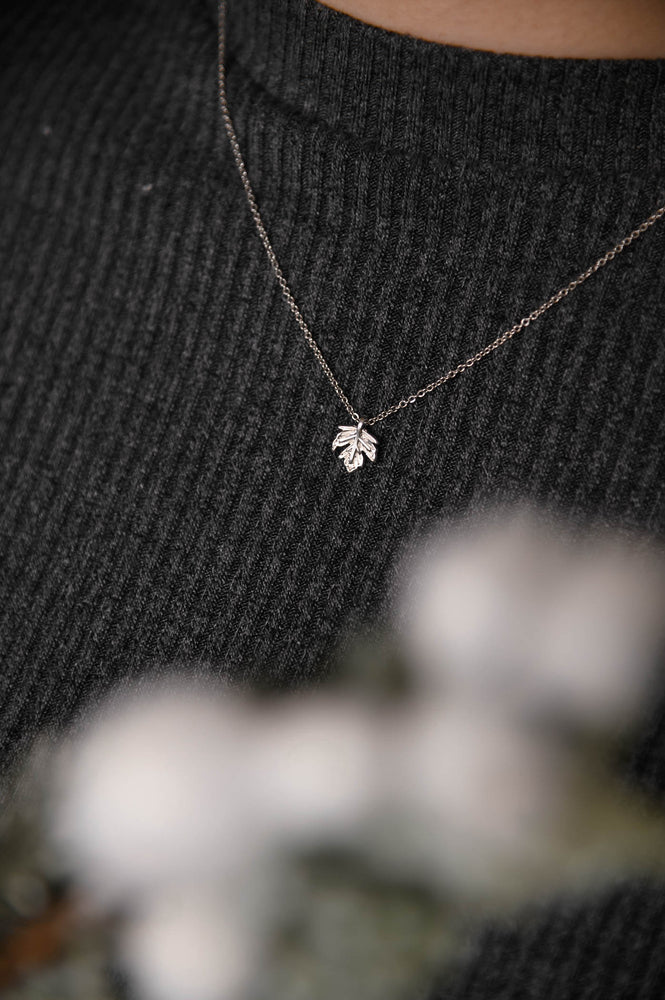 Holly Necklace