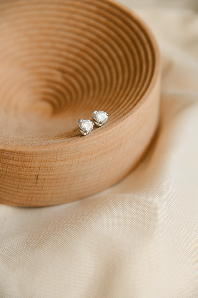 Amour Studs