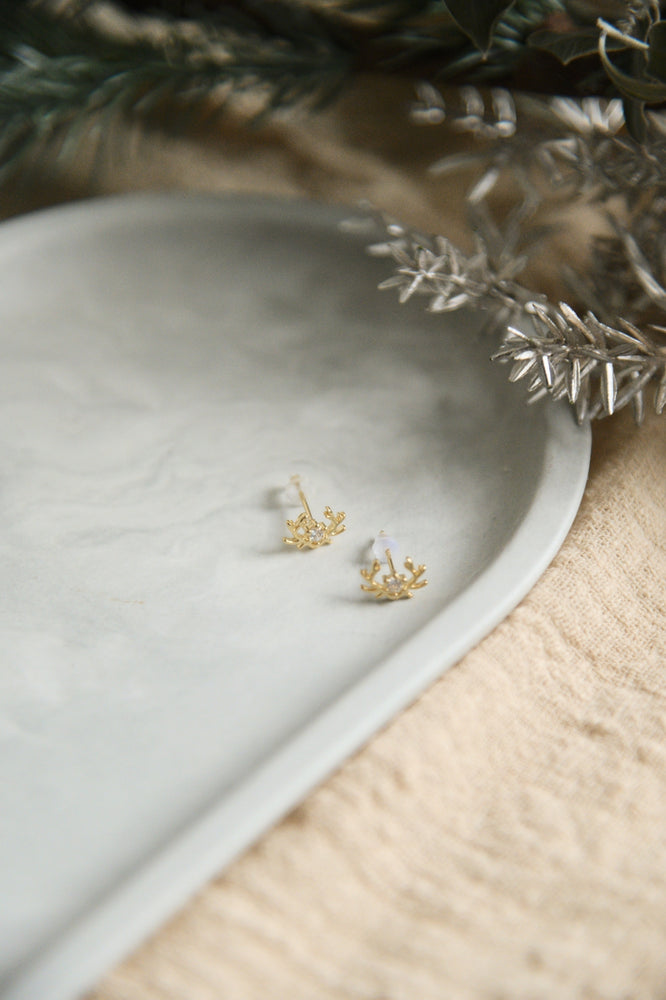 Dasher Studs