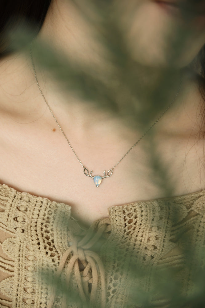 Merry Deer Necklace