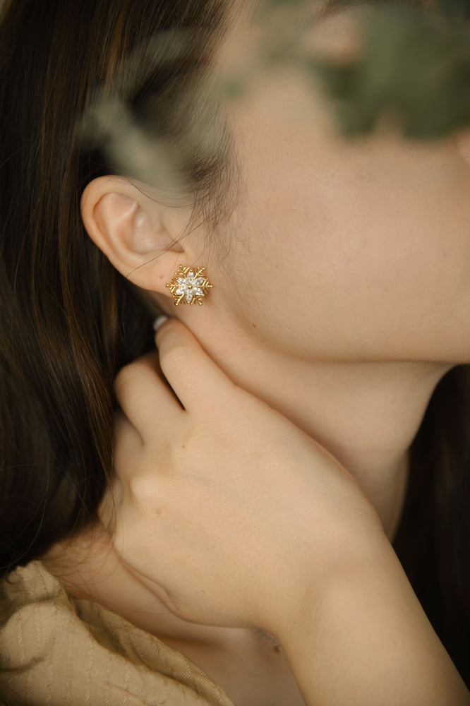 Lumi Studs