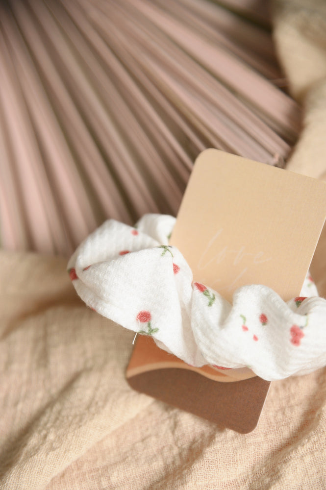 Poppy Scrunchie in cherry