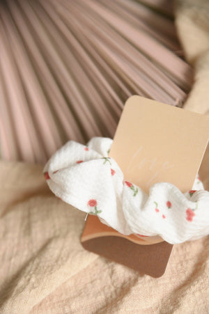 Poppy Scrunchie in cherry