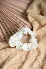 Poppy Scrunchie in blueberry
