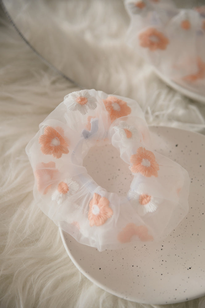 Wisteria Scrunchie in peach