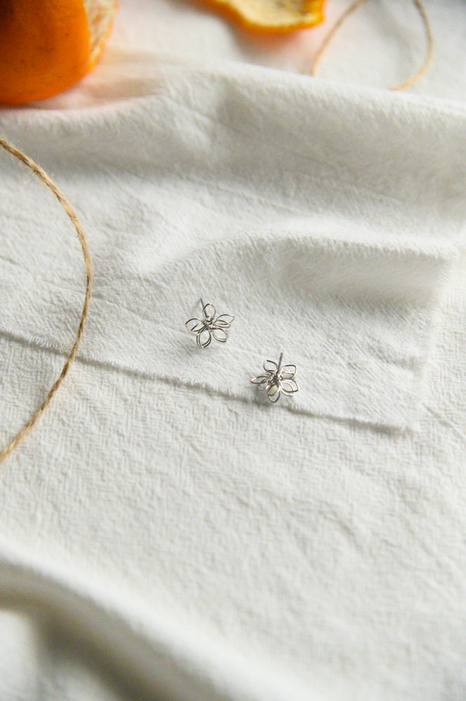 Posy Studs in silver