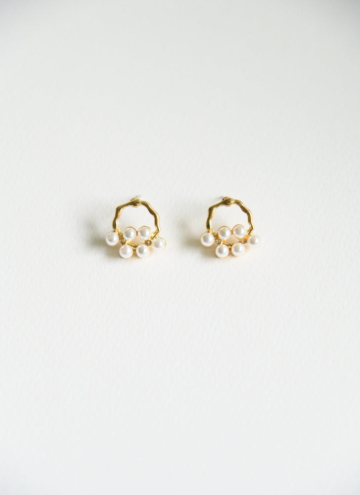 Phila Pearl Studs