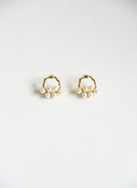 Phila Pearl Studs