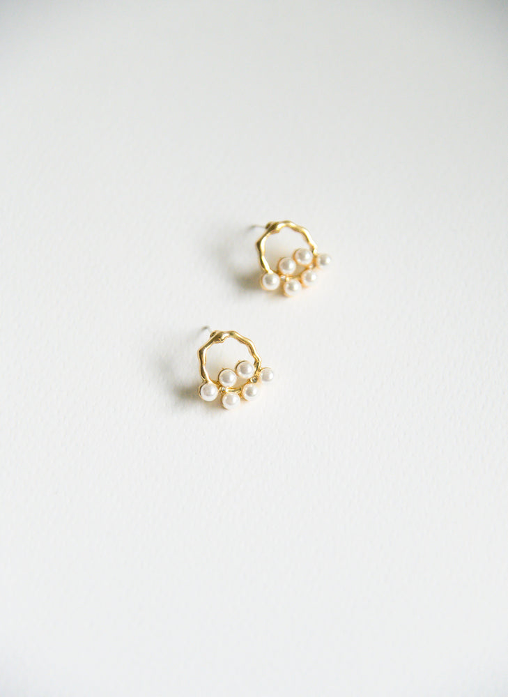 Phila Pearl Studs