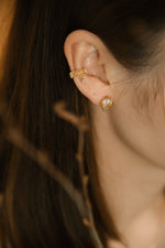 Amaryllis Earcuff