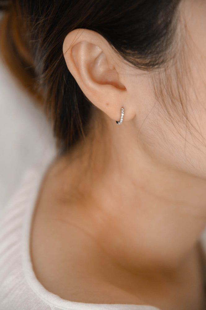 925 Sterling Silver - Coro Huggies in silver