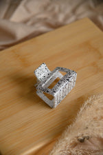 Ivette Claw Hairclip in specks