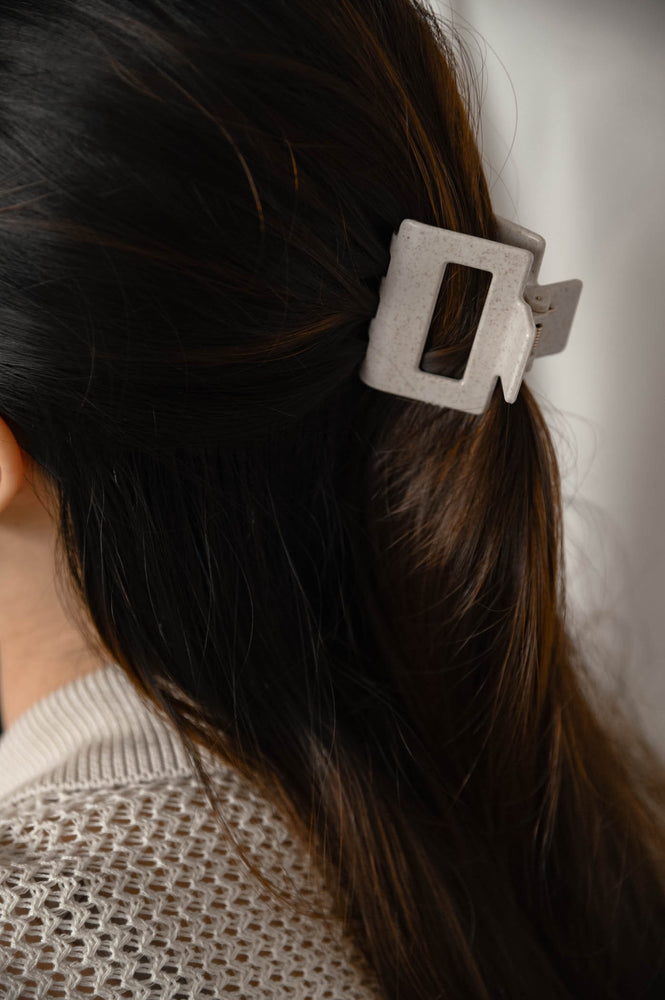 Ivette Claw Hairclip in nude